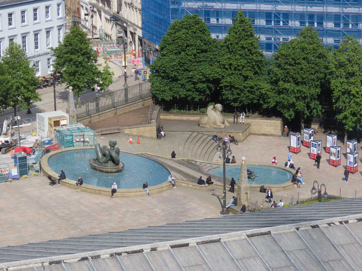The+Floozie+in+the+Jacuzzi+in+Victoria+Square+-+A+Birmingham+Gem!